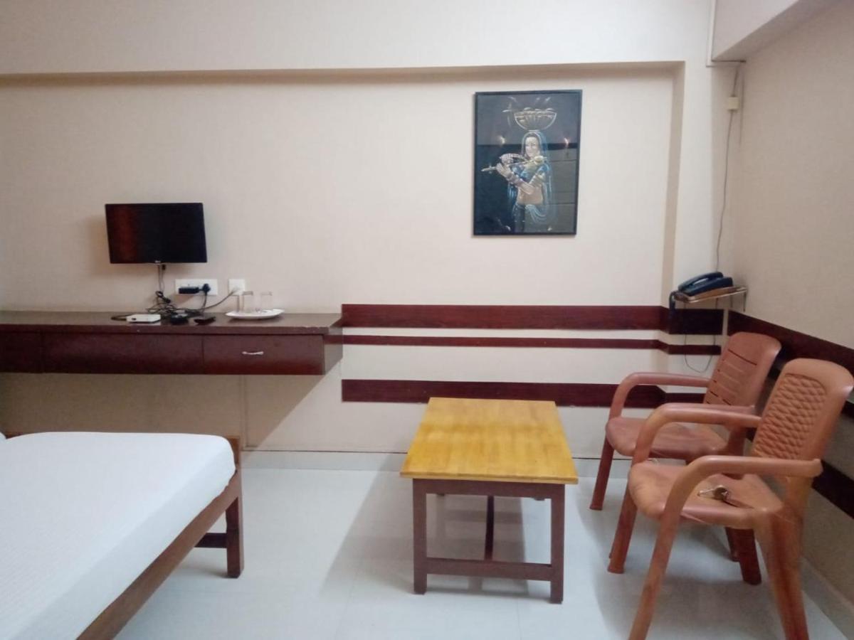 Sangeetha Tourist Home Thiruvananthapuram Exterior foto